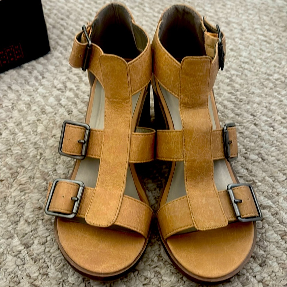 Michael Antonio Sandy Block Heel Sandals in Natural